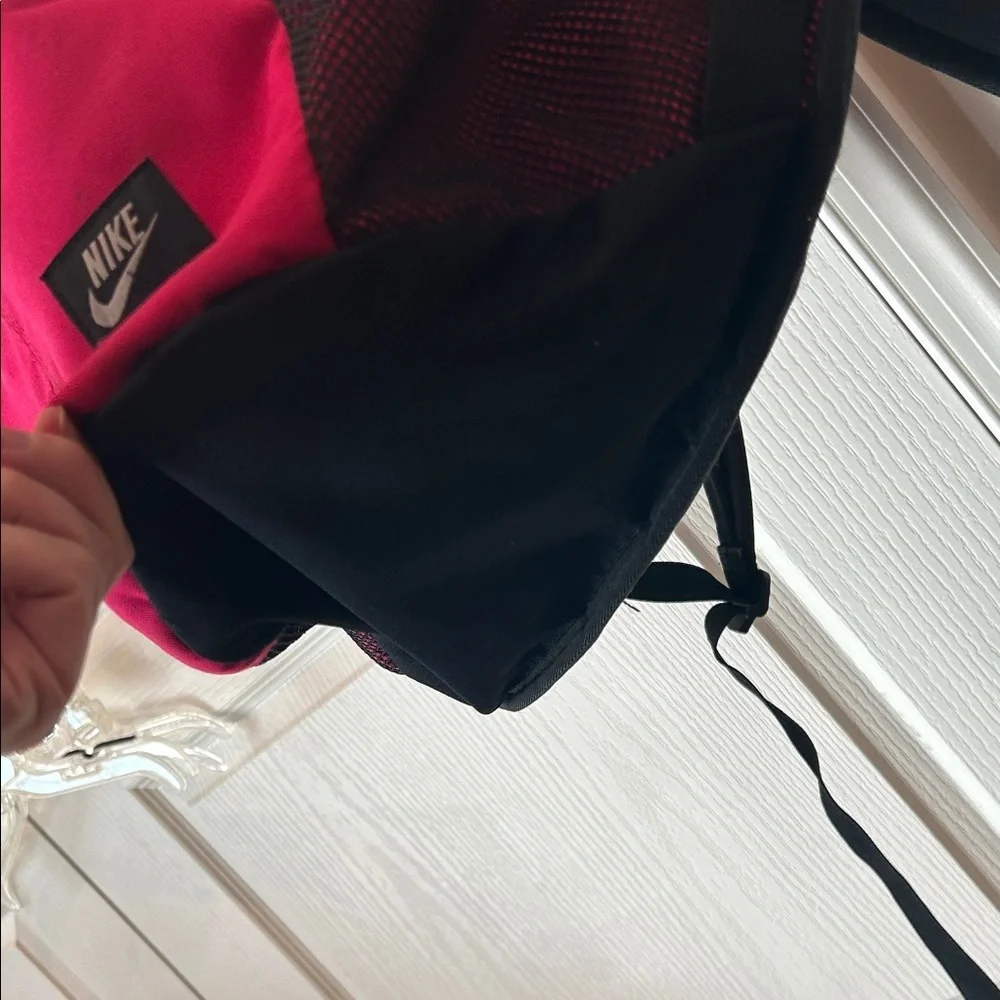 Nike Pink Womens Backpack GREAT CONDITION lots of pockets